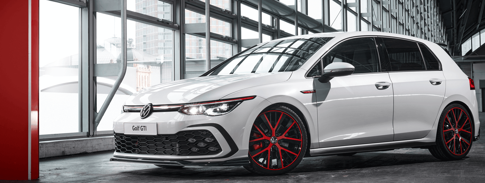 Der Golf GTI 2,0 l TSI OPF 180 kW (245 PS) 6-Gang